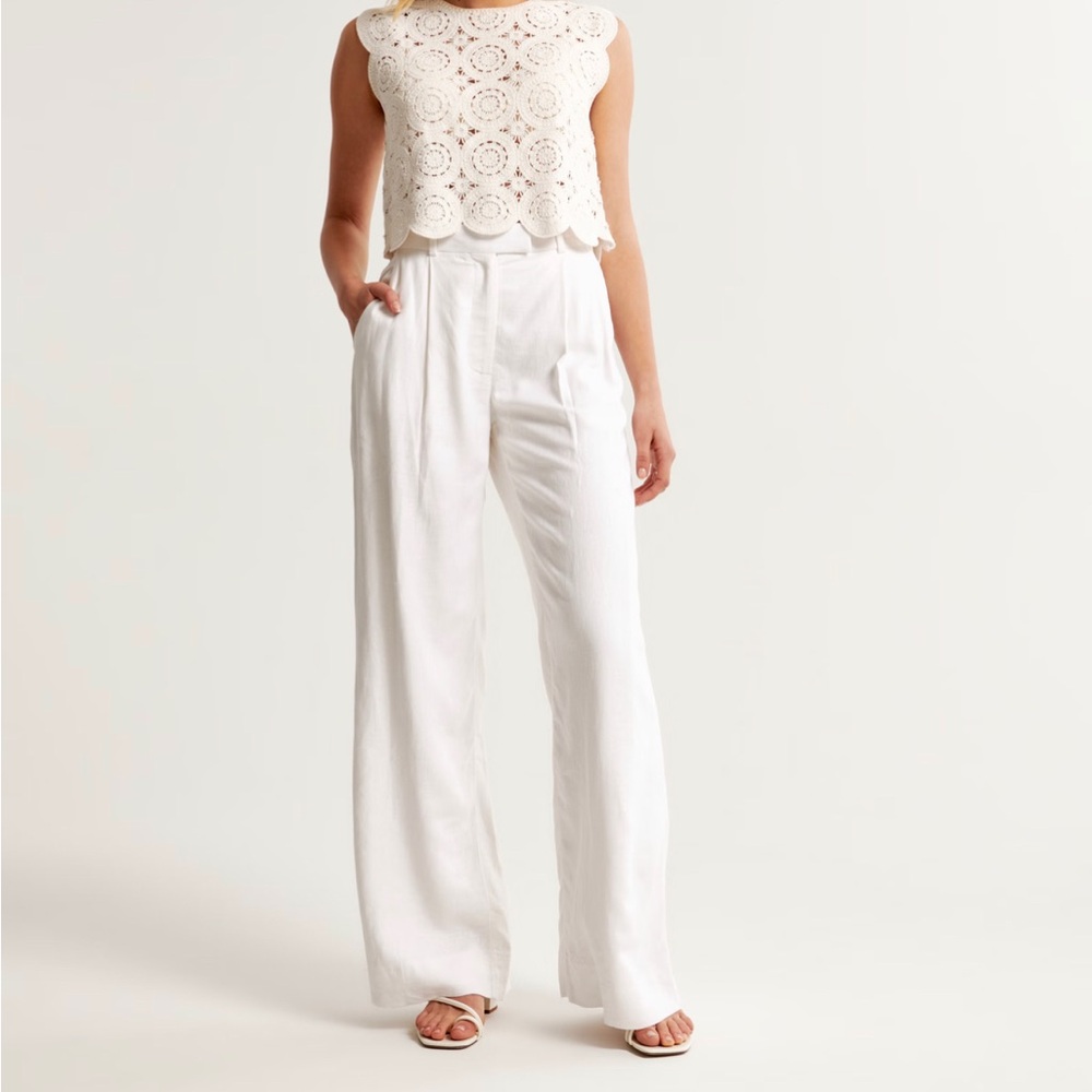 Women's
Linen-Blend Tailored Wide Leg Pant